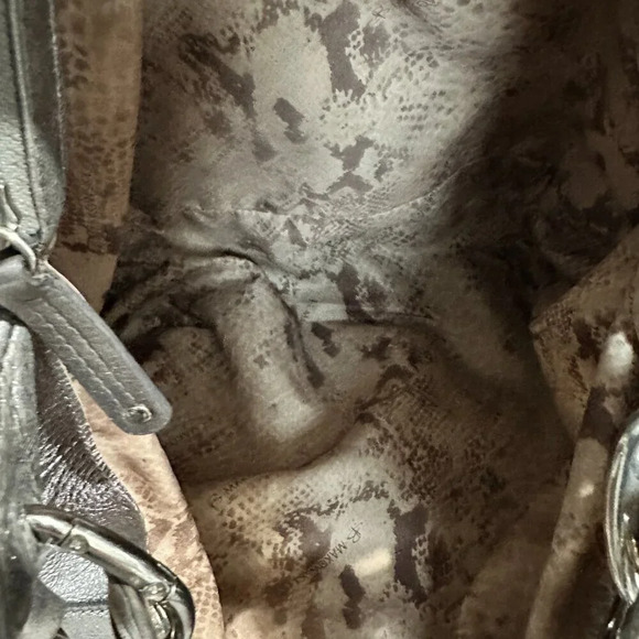 B Makowsky Metallic Pewter Alice Shopper - Picture 14 of 15